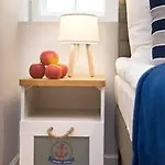 Anchor House