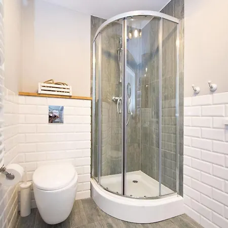 Anchor House Апартаменти