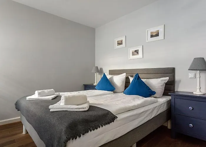 아파트 Anchor House